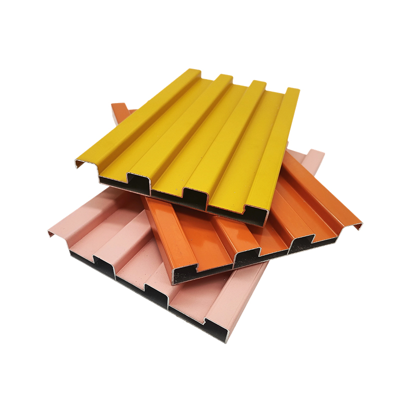 How can aluminum alloy extruded thermal insulation tiles effectively reduce thermal bridging and improve overall building thermal performance?